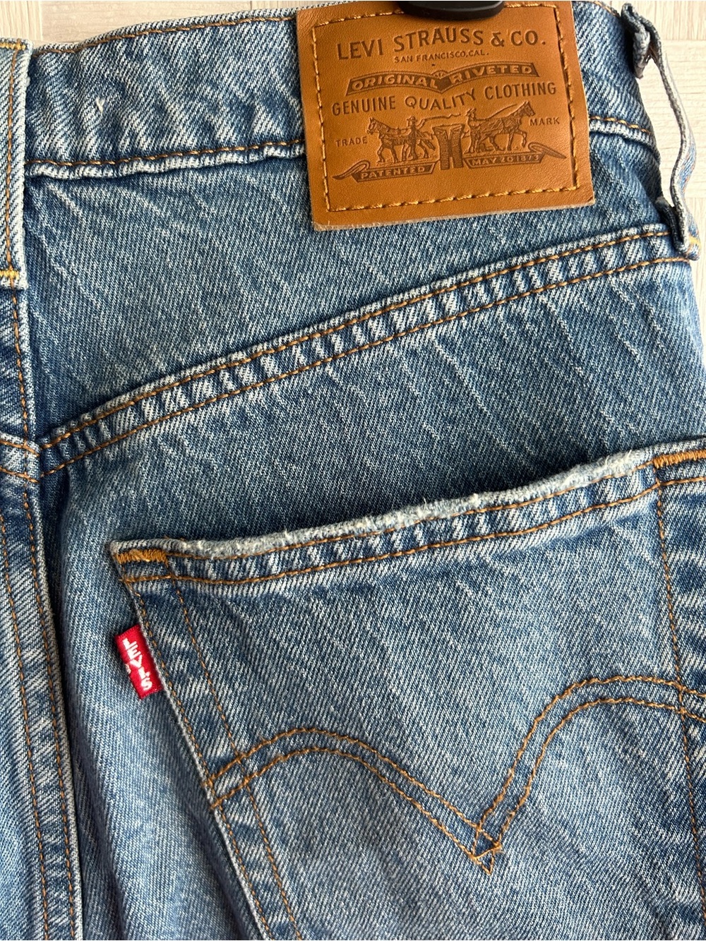 Levi’s Women’s Ribcage Straight-leg Ankle Blue Denim Size 28
